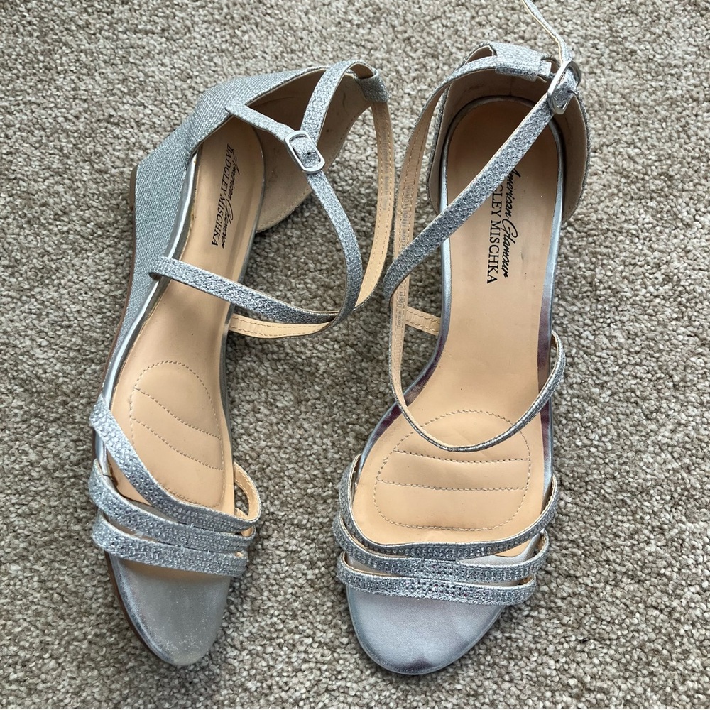 Badgley‎ Mischka Silver Sparkly Strappy Sandal Wedges Size 10